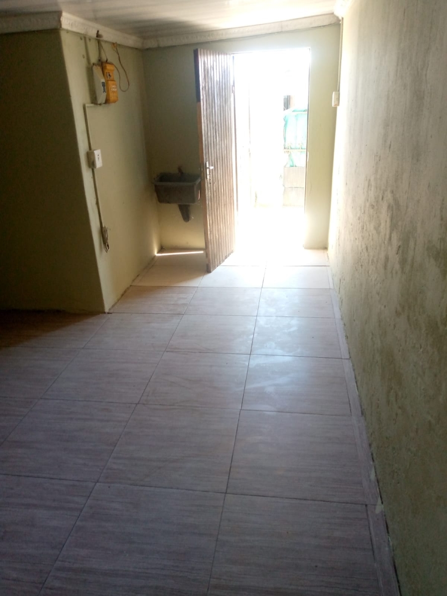 6 Bedroom Property for Sale in Mfuleni Western Cape